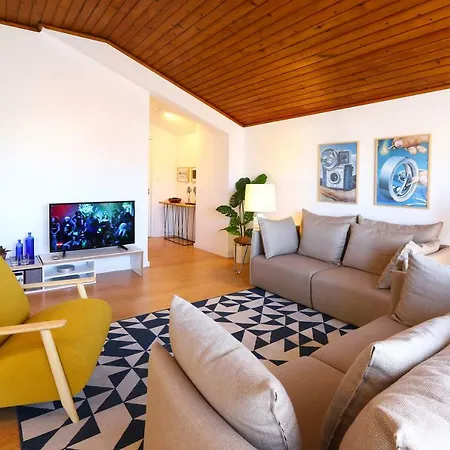 Canal 1 Apartment