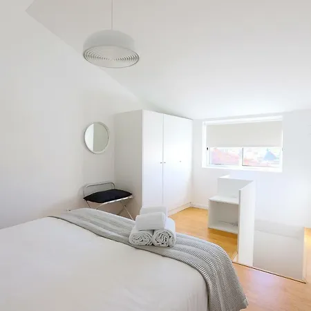 Canal 1 Apartment *
